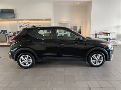 2024 Nissan Kicks S Xtronic CVT