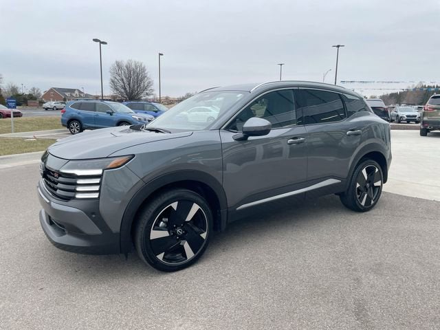 2025 Nissan Kicks SR