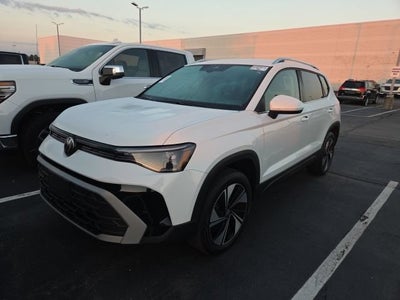 2025 Volkswagen Taos SE