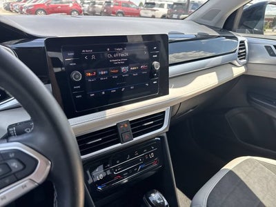 2025 Volkswagen Taos SE