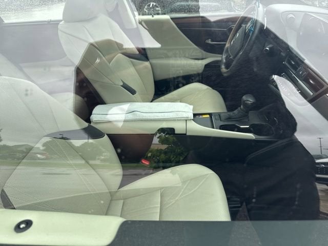 2025 Lexus ES 350 Ultra Luxury