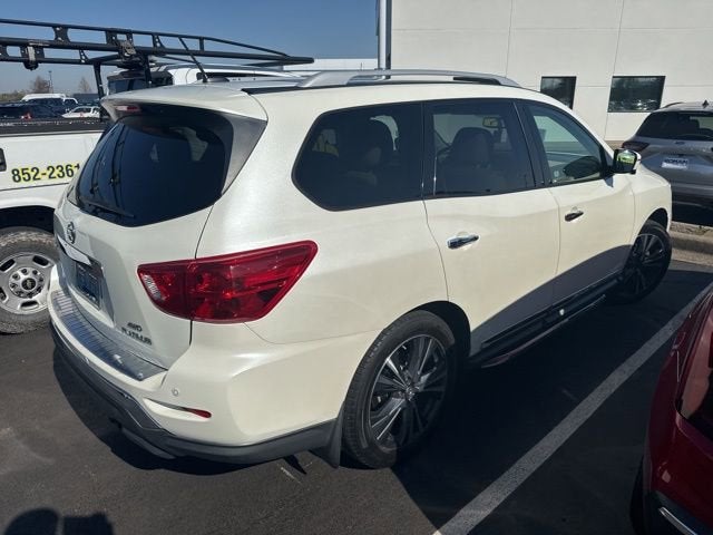 2017 Nissan Pathfinder Platinum