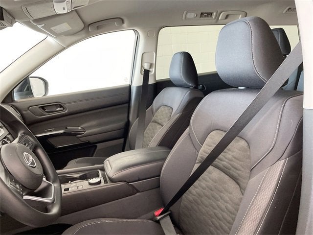 2025 Nissan Pathfinder S