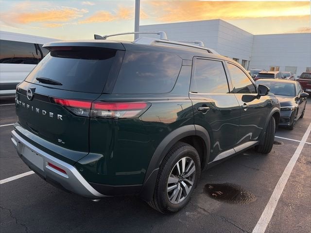 2024 Nissan Pathfinder SL