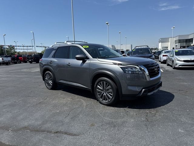 2025 Nissan Pathfinder SL
