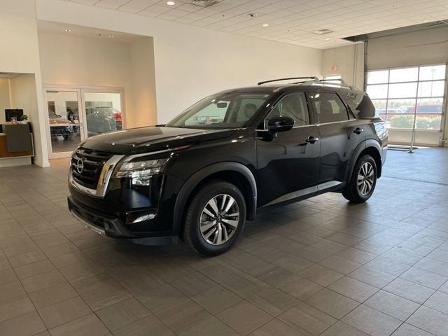 2025 Nissan Pathfinder SL