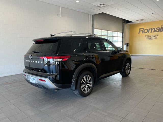 2025 Nissan Pathfinder SL