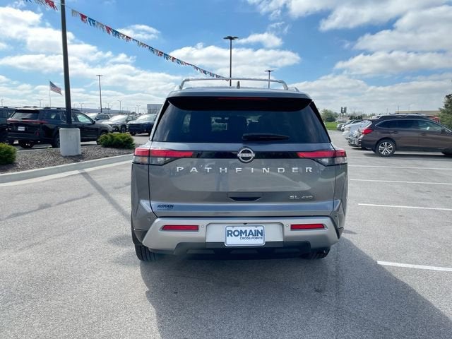 2025 Nissan Pathfinder SL