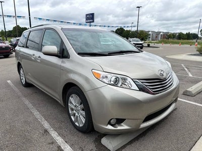 2017 Toyota Sienna XLE 7 Passenger
