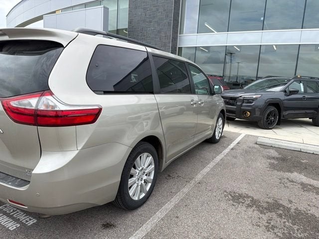 2017 Toyota Sienna XLE 7 Passenger