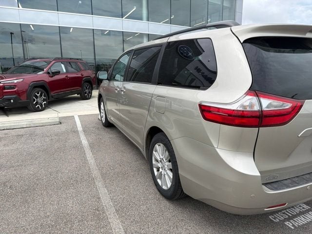 2017 Toyota Sienna XLE 7 Passenger