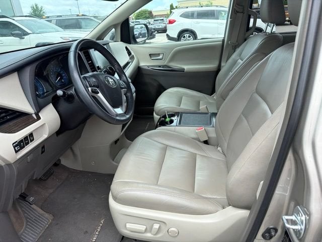 2017 Toyota Sienna XLE 7 Passenger