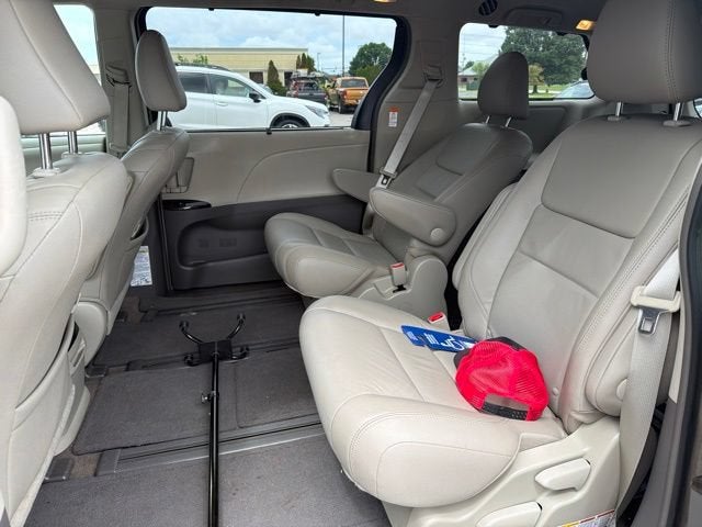 2017 Toyota Sienna XLE 7 Passenger