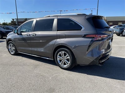 2023 Toyota Sienna Platinum