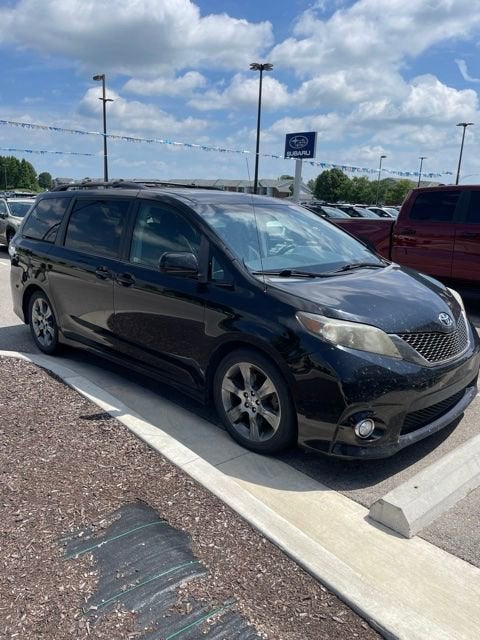 2011 Toyota Sienna SE