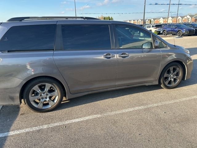 2011 Toyota Sienna SE