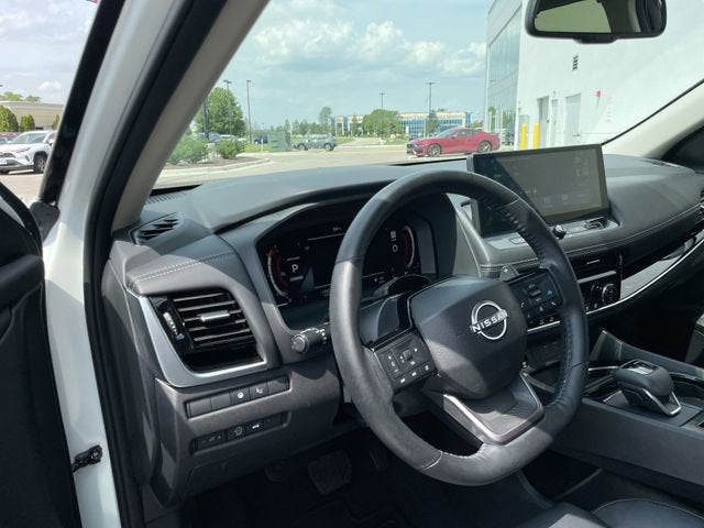 2025 Nissan Rogue SL