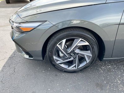 2024 Hyundai Elantra Limited