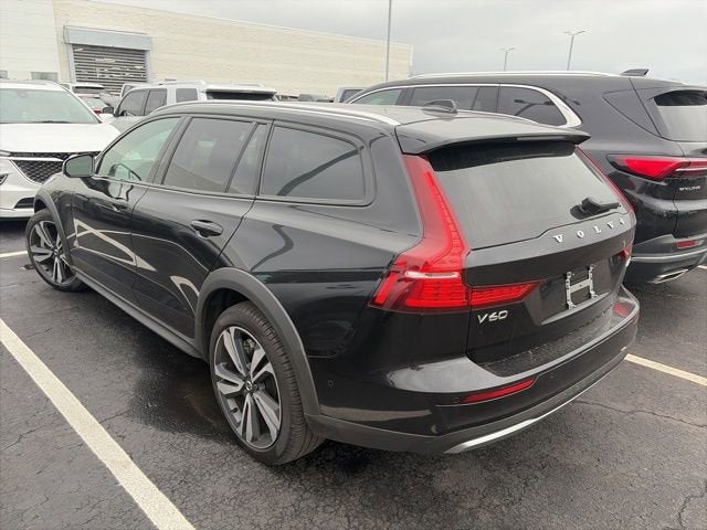 2025 Volvo V60 Cross Country Plus