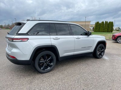 2022 Jeep Grand Cherokee Altitude