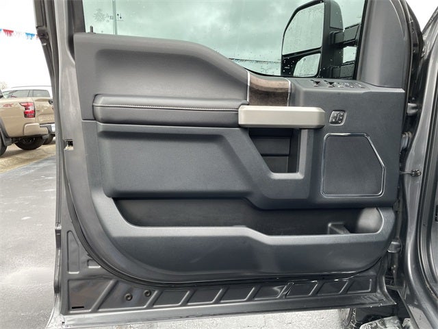 2022 Ford F-350SD Lariat