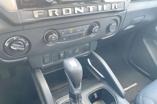 2025 Nissan Frontier SV