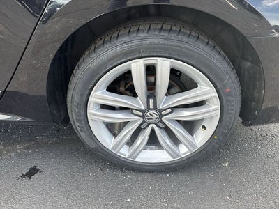2017 Volkswagen Passat 1.8T SE w/Technology