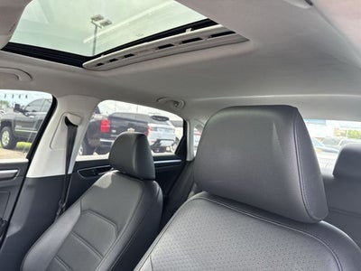 2017 Volkswagen Passat 1.8T SE w/Technology