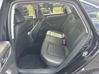 2017 Volkswagen Passat 1.8T SE w/Technology