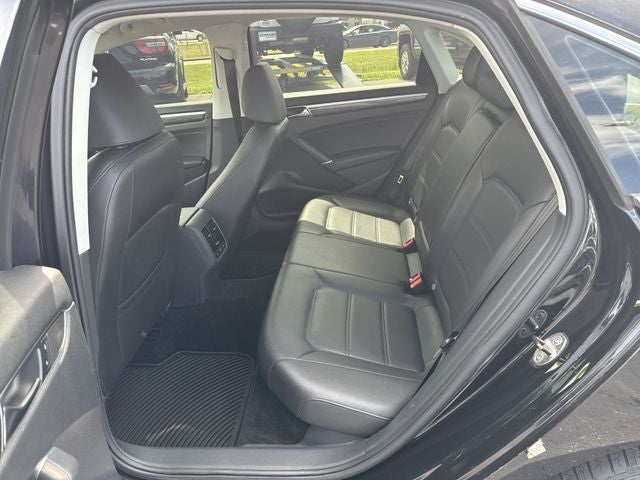 2017 Volkswagen Passat 1.8T SE w/Technology