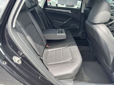 2017 Volkswagen Passat 1.8T SE w/Technology