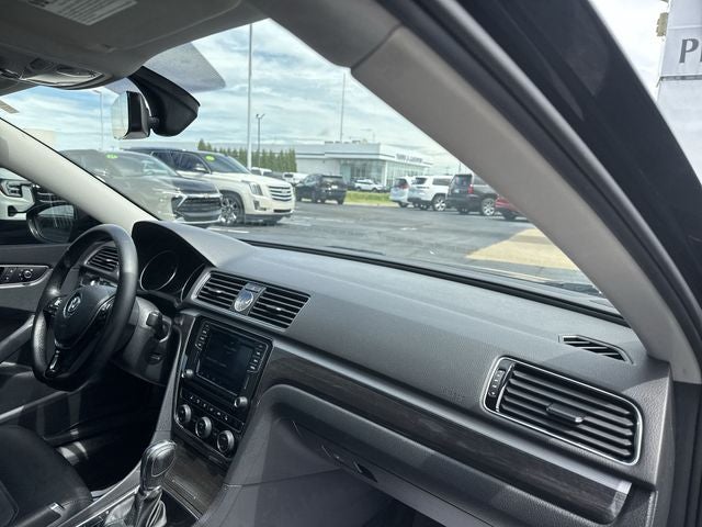 2017 Volkswagen Passat 1.8T SE w/Technology