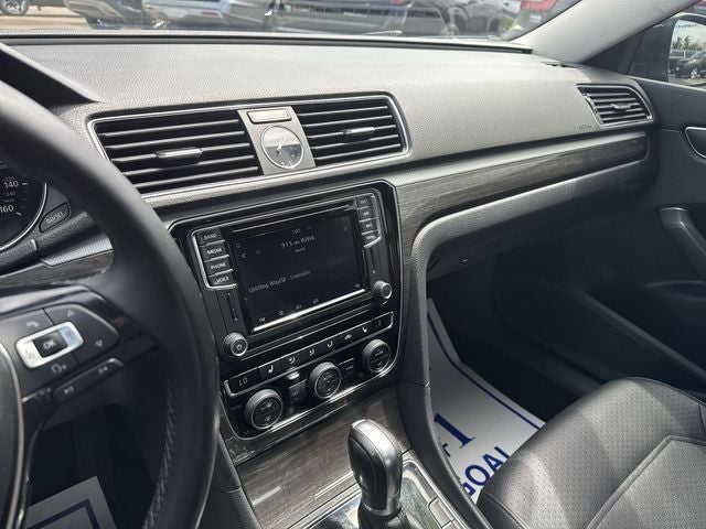 2017 Volkswagen Passat 1.8T SE w/Technology