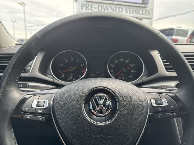 2017 Volkswagen Passat 1.8T SE w/Technology
