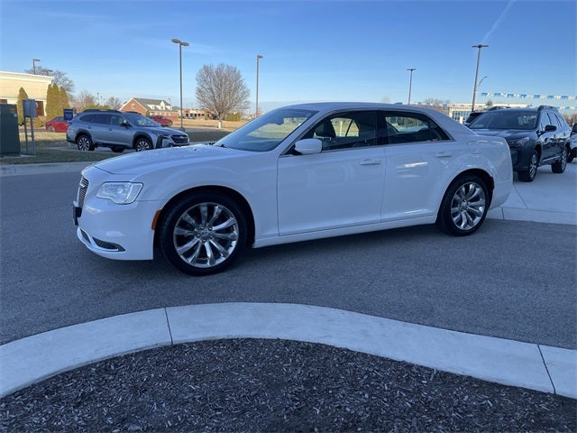 2019 Chrysler 300 Touring