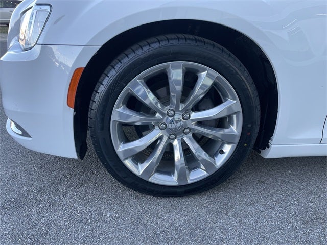 2019 Chrysler 300 Touring