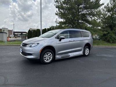 2020 Chrysler Voyager LXI Mobility