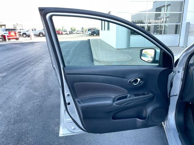 2019 Nissan Versa 1.6 SV