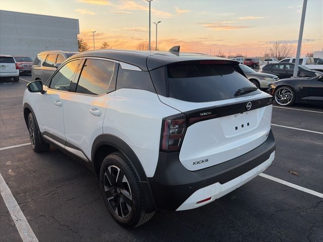 2025 Nissan Kicks SR