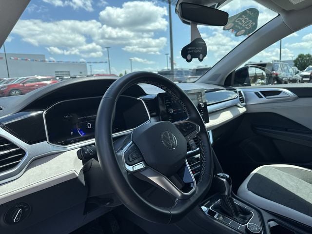 2025 Volkswagen Taos 1.5T SE