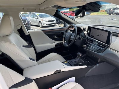 2025 Lexus ES 350 Ultra Luxury