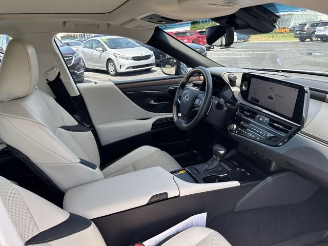 2025 Lexus ES 350 Ultra Luxury
