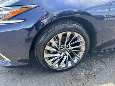 2025 Lexus ES 350 Ultra Luxury