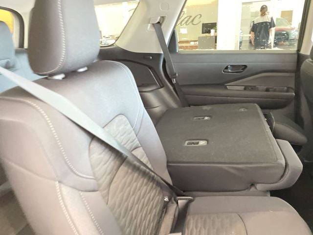 2025 Nissan Pathfinder S