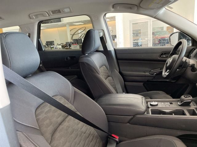 2025 Nissan Pathfinder S