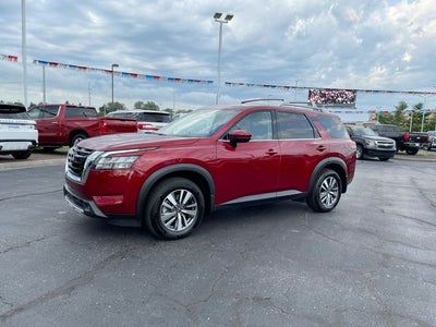 2025 Nissan Pathfinder SL