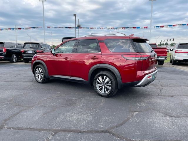 2025 Nissan Pathfinder SL