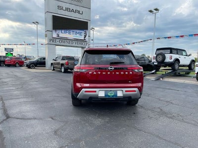 2025 Nissan Pathfinder SL