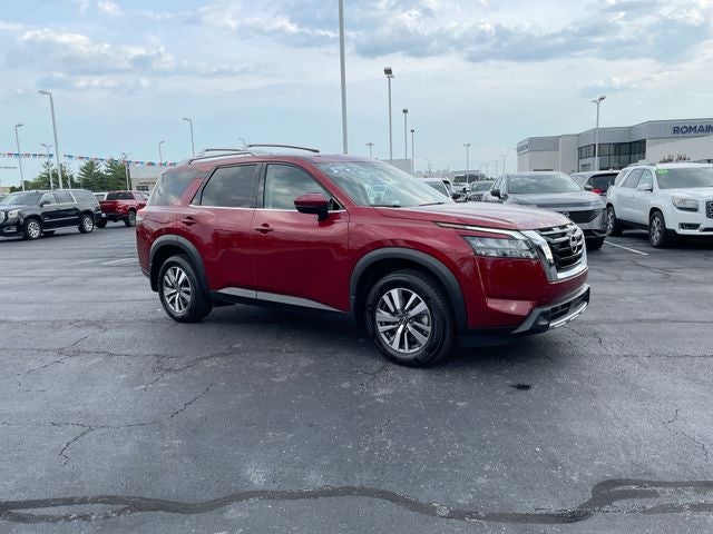 2025 Nissan Pathfinder SL