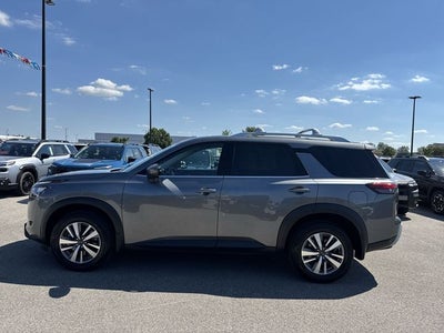 2025 Nissan Pathfinder SL